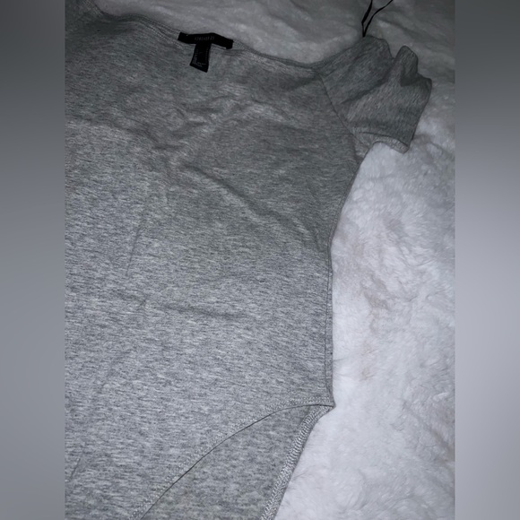 4/$10 Bundle Sale: NWOT Forever 21 Off Shoulder Short Sleeve Bodysuit - Picture 3 of 4